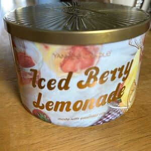 Yankee Candle Iced Berry Lemonade 3 wick